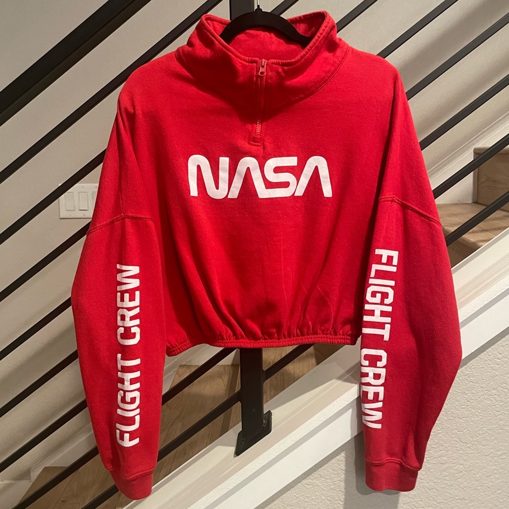 NASA Cropped Half-Zip Long-sleeved Pullover size L